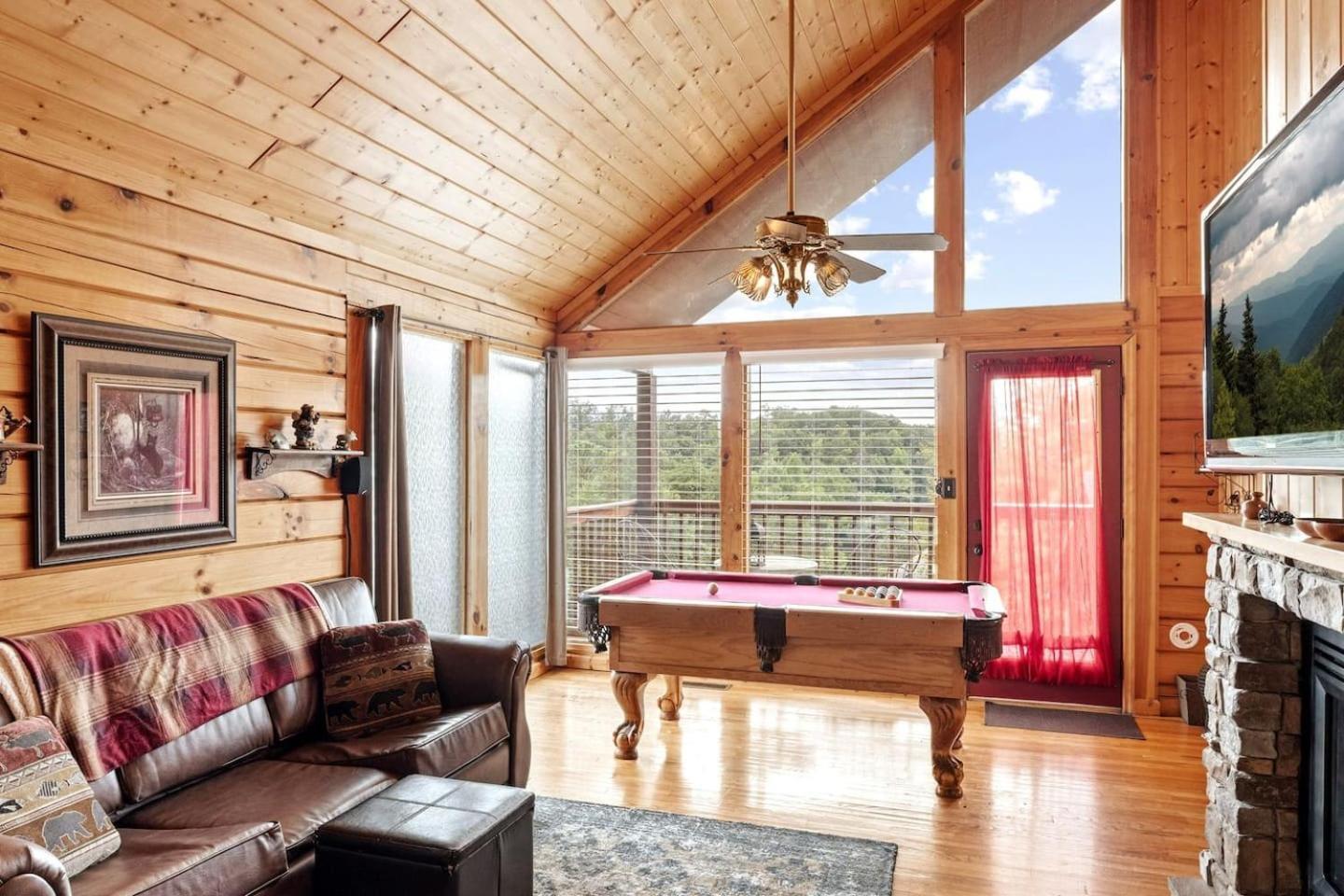 Вілла Views I Mins To Dollywood I Hot Tub I Pool Table Сев'єрвілл Екстер'єр фото