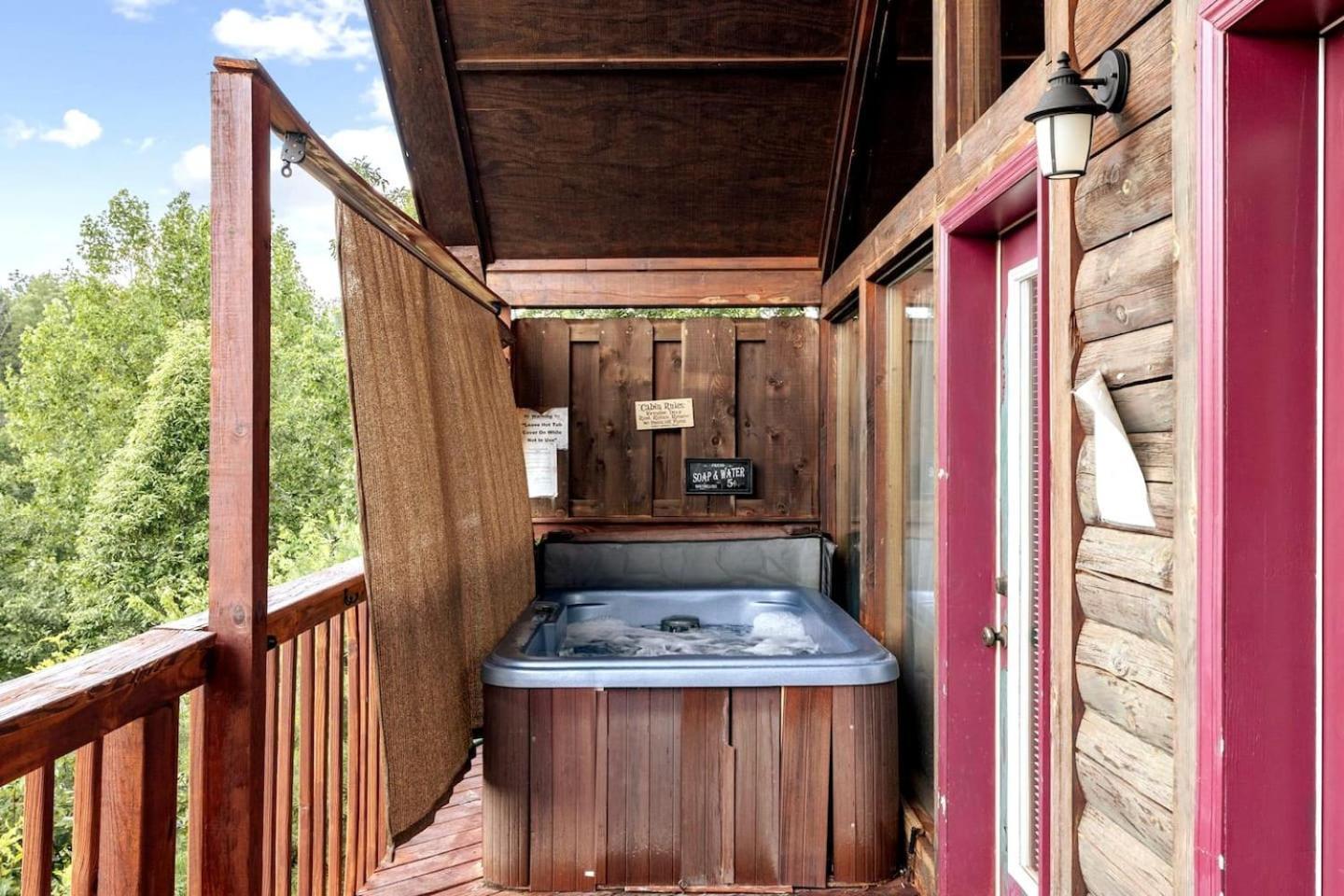 Вілла Views I Mins To Dollywood I Hot Tub I Pool Table Сев'єрвілл Екстер'єр фото