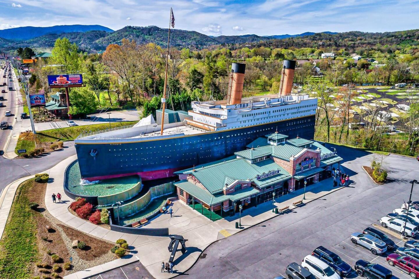 Вілла Views I Mins To Dollywood I Hot Tub I Pool Table Сев'єрвілл Екстер'єр фото