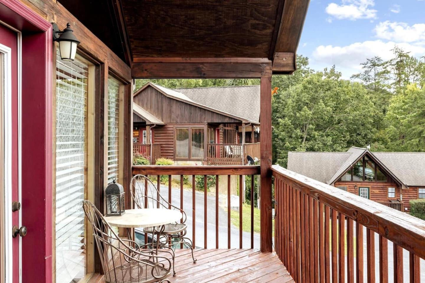 Вілла Views I Mins To Dollywood I Hot Tub I Pool Table Сев'єрвілл Екстер'єр фото