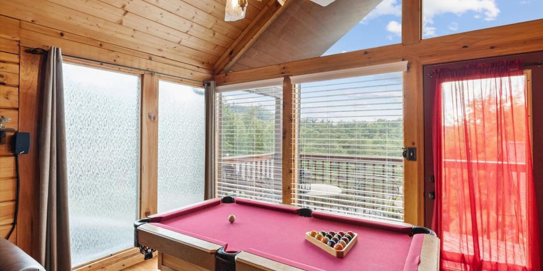 Вілла Views I Mins To Dollywood I Hot Tub I Pool Table Сев'єрвілл Екстер'єр фото